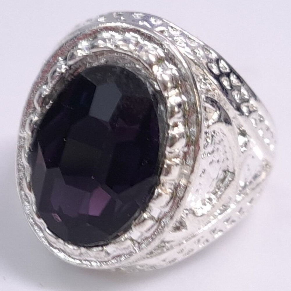 New Signet Signature‎ Statement Ring Size 7.5 Silver Tone Faceted Purple Stone